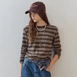 [MAXZA] 스트라이프 패턴 라운드 헴라인 슬럽 티셔츠