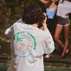 [내셔널지오그래픽] N242URG640 시즌 그래픽 래쉬가드 WHITE