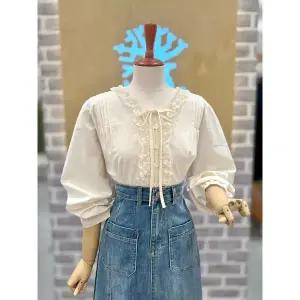 [레코브](광주신세계)레이스 프릴 블라우스(LC31F3BL506X)