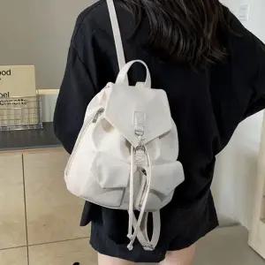 버클라인 투포켓 여성 글로시 복조리 레더 미니 백팩-WFIJZHA