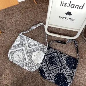 2컬러 페이즐리 패턴 데일리 크로스백 캔버스백 미니크로스백 보부상가방