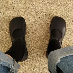 어글리 스퀘어 발등 밴딩 메리제인 로퍼 여자 단화Y