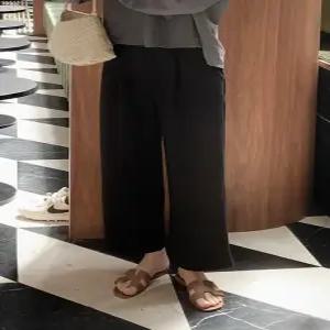 MADE 핀턱 크롭 와이드 밴딩 슬랙스 (one color)