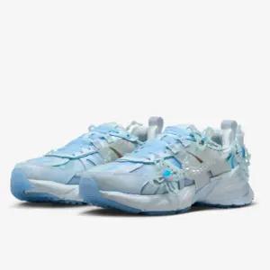 (국내매장판) 나이키 운동화 여성용 V2K 런 X 수잔 팡  IB7426-400