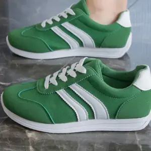 헬스 런닝화 초록색 발편한 운동화 여성 2줄 조깅화 여자런닝화 여성런닝화 경량운동화