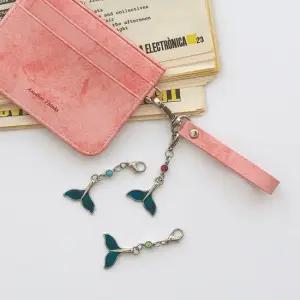 퍼니메이드 행운의 고래꼬리   탄생석 키링 열쇠고리