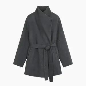 시슬리 558,000원 아미고 하이넥 벨티드 코트_SACTE6561DT 1059867