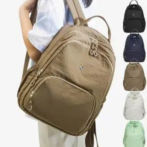 가벼운 캐주얼 백팩 일상과 여행 넉넉한 수납공간 베이직한 스타일 데일리 직장인 학생