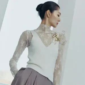 [르네크루]26Pre-Spring 레이스 시어 풀오버 3종