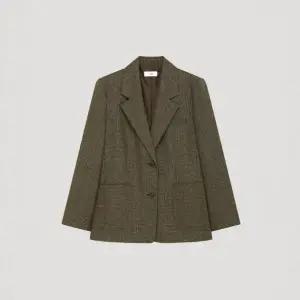 [롯데백화점]리스트 루즈핏 울 싱글 투버튼 재킷(TWWJKP72060)