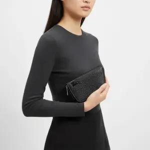 BURBERRY SMALL SHIELD ZIPPER WALLET 8080702) 스몰 쉴드 지퍼 지갑)