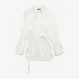 랩 스타일 버튼 블라우스 857842TTN14 9002