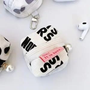 /이룸 앙증맞은 진주 키링 에어팟 미니 이어폰 케이스