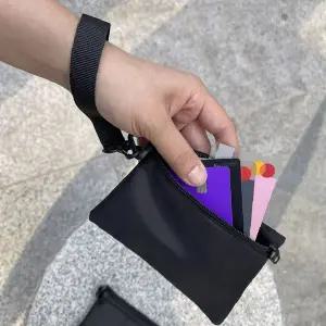 미니 사각 파우치 지갑 손목 스트랩 블랙 컬러 심플 디자인 동전 카드 수납 휴대