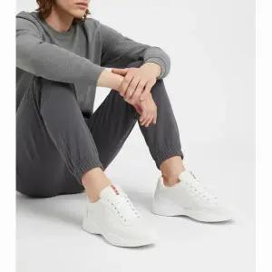 프라다 25 아메리카스 컵 스니커즈 나파 가죽