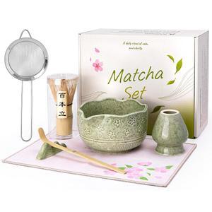ALBISS 말차 거품기 세트 - 18온스 스파우트 볼 & 벚꽃 디자인, 대나무 홀더, 스쿱, 휴식, 체, 수건, 마차 애호가를 위한 우아한 일본 차 선물 세트, 그린 7개입 세라믹 키트