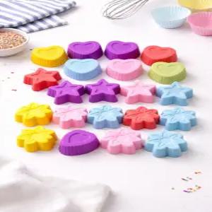 무지개 실리콘 컵케이크 몰드의 하트 꽃 별 색상이 섞인 기발한 24조각 논스틱 식품 안전 그리고 다채로운