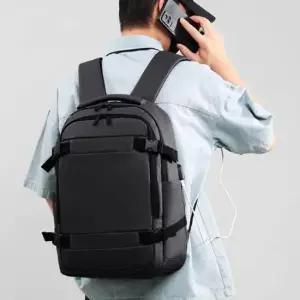 [패션] 비즈니스 노트북 백팩 내구성이 뛰어난 소재 넉넉한 수납공간 다양한 내부포켓으로 실용적인 가방