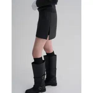 [에잇세컨즈] 베이직 미니 스커트 팬츠  블랙 (356227WM25)