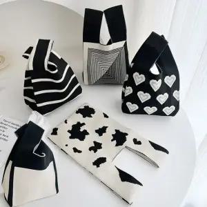 니트파우치 니트백 손목백 소품가방 미니 손목가방 손목가방 미니손목가방 니트백 봉지백