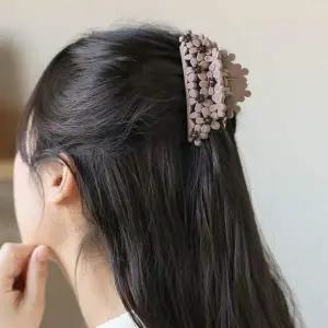 [셀러에이드]데이지 꽃 큐빅 헤어집게핀 똥머리 고정핀