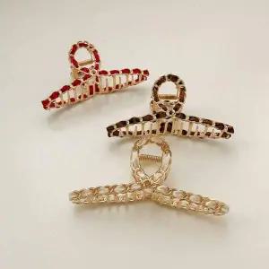 리본 디자인 꼬임 포인트 헤어 집게핀 크로스 스타일