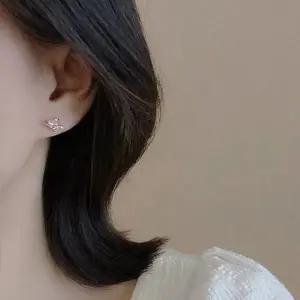 [셀러에이드]핑크 크리스탈 우주 은하 귀걸이 세련된 디자인