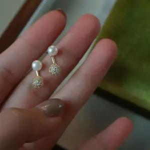 [골드스마일]큐빅 장식 진주 볼 드롭 귀걸이 여성용 반짝이는 액세서리