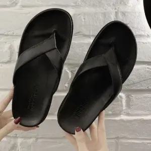 3컬러 남녀공용 베이직 쪼리 슬리퍼 일상룩 휴가지룩 썸머스타일링룩 여성겨울자켓