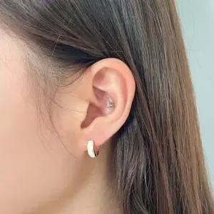 라인링 귀걸이 웬디 화이트 여성귀걸이 여름귀걸이 데일리귀걸이