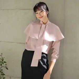 [케네스레이디][BYLYNN]에로카 케이프 커프스 블라우스 EWBLOK0100