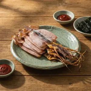 씹을수록 깊은 고소함 전통 방식 건조 마른오징어 국내산 10미