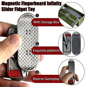 오그 킥플립스 플리핑 피젯 토이 성인용, 자석 핑거보드, 스케이트보드 슬라이더 보관함 포함 휴대용 장난