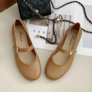 스퀘어토 619FOZ37 여성 통굽 미들 앵클부츠 가죽 부츠