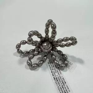 [크록스][] 10016174 그레이 진주 구슬 데이지 지비츠 (S45039637)