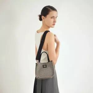 [루즈앤라운지](강남점)에센자 미니 토트 RA2G3ABG605WBK