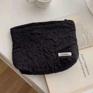 휴대용파우치 미니파우치 플라워 주름 여성 다용도 화장품 메이크업 여자