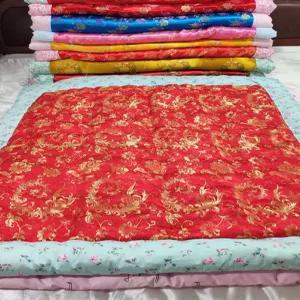 비단 이불 시골 신혼부부 꽃무늬 전통 할머니댁 복고