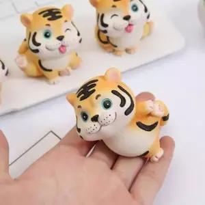 호랑이 소형 인테리어 장식품 호랑이띠 임인년 새해 선물 재물 귀여운 인형소품
