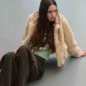 [롯데백화점]에고이스트 니트 후드 탈부착 인조퍼 자켓 ER4TF002