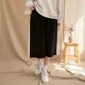 [하프클럽/]여성 면혼방 핀턱 배색 루즈핏 밴딩 트레이닝 하프팬츠