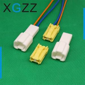 MG 호환610850-4는 도요타 호환 도어 라이트/번호판 라이트/하이 브레이크 라이트 플러그 2코어 90980-1171