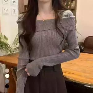 클라셰 오프숄더레이디핏니트_B5W0043