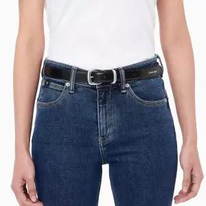 캘빈클라인ACC CK 남녀공용 플라크 사라 버클 가죽 벨트