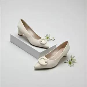 [갤러리아] 고세 여성 데일리 프레임포인트 스틸레토 통굽 펌프스 OZP6S015 아이보리 5cm