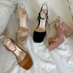 [하프클럽/]여름 여성 가보시 통굽 하이힐 스트랩 샌들 스웨이드