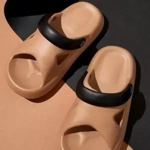 [하프클럽/]여성 샌들 아쿠아 슬리퍼 푹신한 커플 키높이 쿠롬