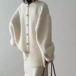 아리엘스타일 겨울 백버튼 스커트 니트 셋업 포테르니트투피스