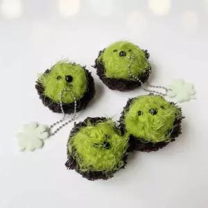 핸드메이드 수제 두쫀쿠 모루 인형 키링 귀여운 두바이쫀득쿠키 네잎클로버 못난이 행운 우정 선물 신박한