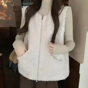 여자 데일리룩 뽀글이 양털 겨울 베스트 조끼